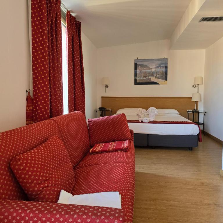 Postel nebo postele na pokoji v ubytování Hotel Marco Polo Airport hotel