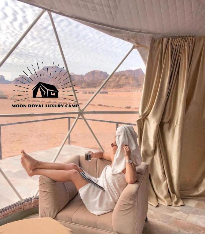 Posezení v ubytování ROYAL MOON BUBBLES lUXURY CAMP