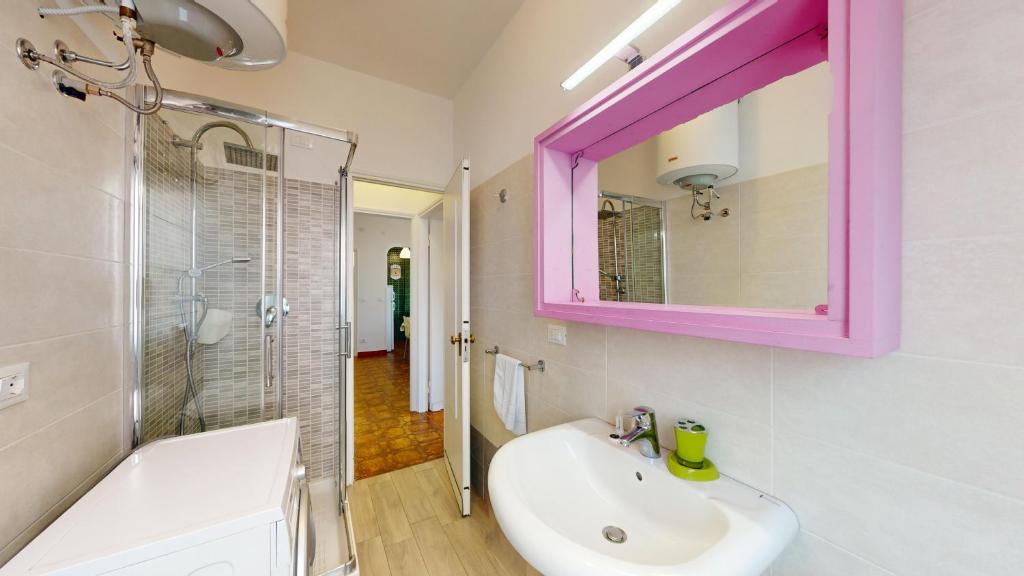A bathroom at Hannalore - By Ligooria
