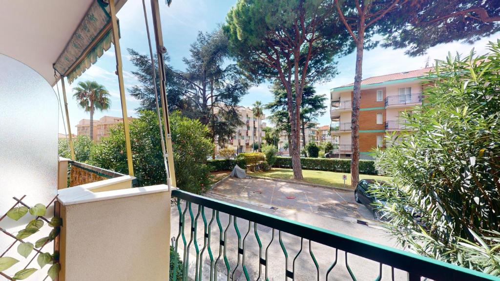 A balcony or terrace at Hannalore - By Ligooria