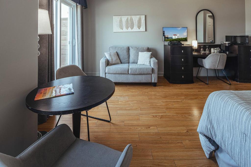 Posezení v ubytování Motel le Point de Vue