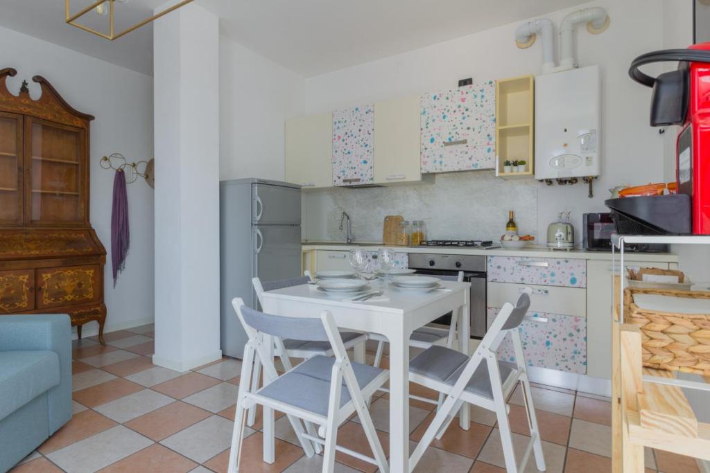 Kuchyň nebo kuchyňský kout v ubytování Crema, terrazza, a pochi passi dal centro città