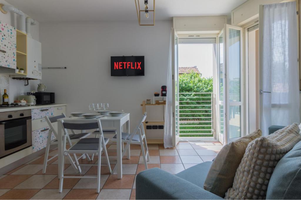 Kuchyň nebo kuchyňský kout v ubytování Crema, terrazza, a pochi passi dal centro città