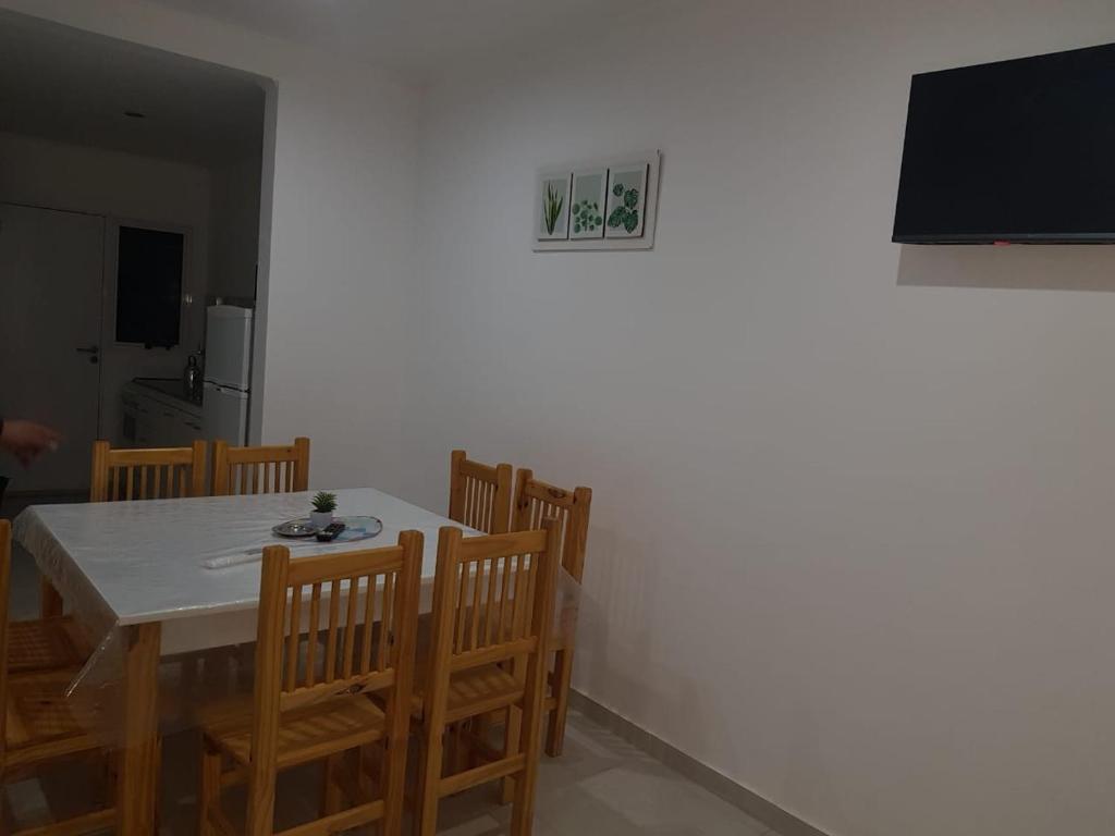 TV a/nebo společenská místnost v ubytování Complejo San Emilio
