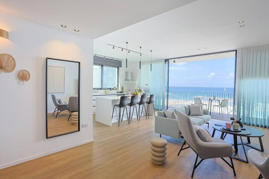 Gallery Detail: Luxury 2Bd Beach Apartment 15 Tel Aviv Updated Prices 2026