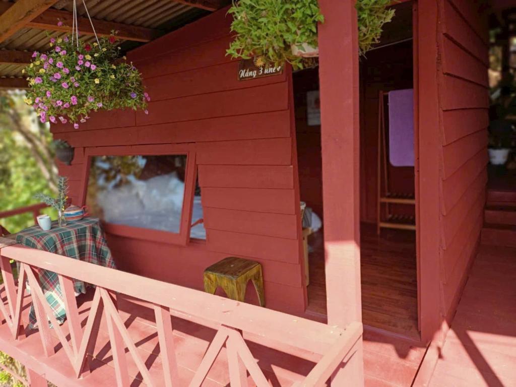 Rõdu või terrass majutusasutuses Nắng Xinh Homestay