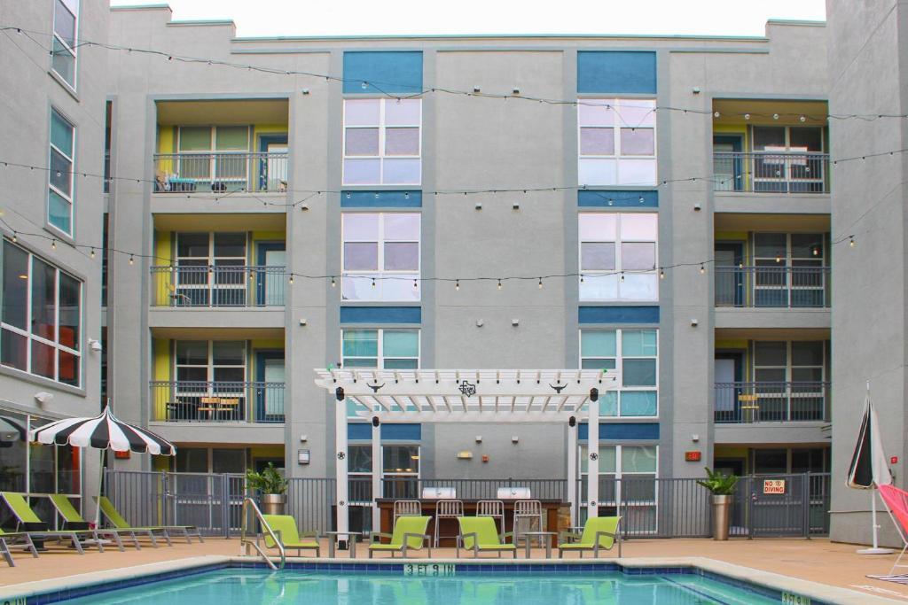 Fotografie z fotogalerie ubytování Modern Condo with Pool Gym Workspaces & BBQ v destinaci Austin