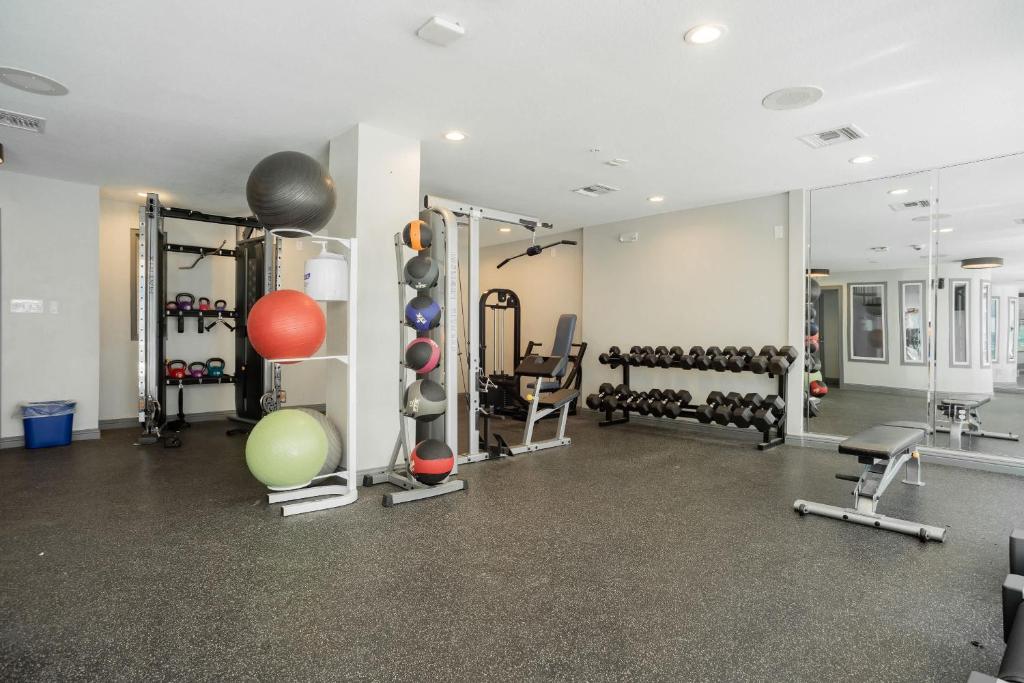 Fotografie z fotogalerie ubytování Modern Condo with Pool Gym Workspaces & BBQ v destinaci Austin