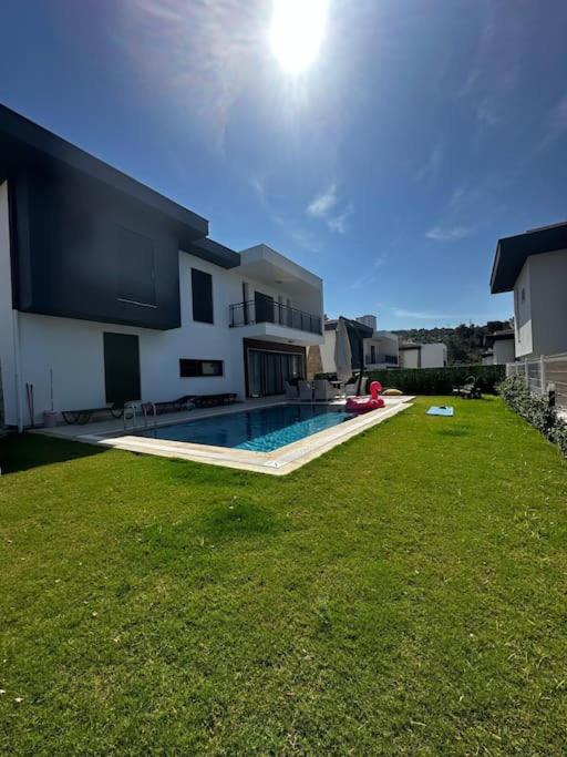 Bazén v ubytování Private Pool Villa for Daily Rent in Kusadasi nebo v jeho okolí