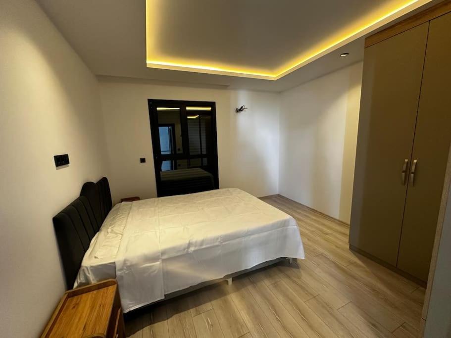 Postel nebo postele na pokoji v ubytování Private Pool Villa for Daily Rent in Kusadasi