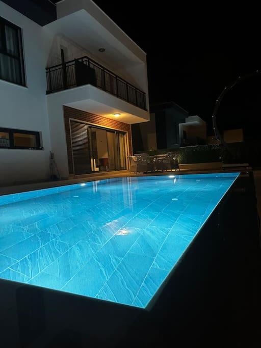 Bazén v ubytování Private Pool Villa for Daily Rent in Kusadasi nebo v jeho okolí