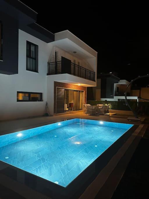 Bazén v ubytování Private Pool Villa for Daily Rent in Kusadasi nebo v jeho okolí