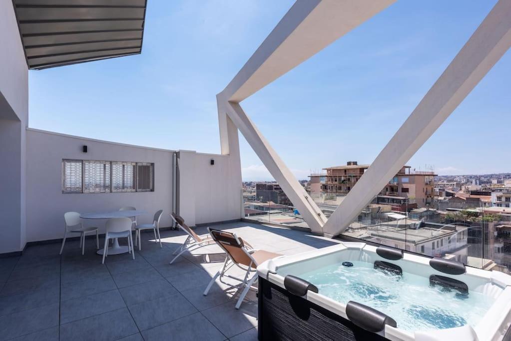 Luxury Penthouse Rentals With Private Parking And Staff preview