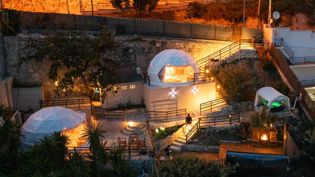 Fotografie z fotogalerie ubytování AAA View Private Terrace Outdoor Heated Hot Tub Family Fun v destinaci Badalona