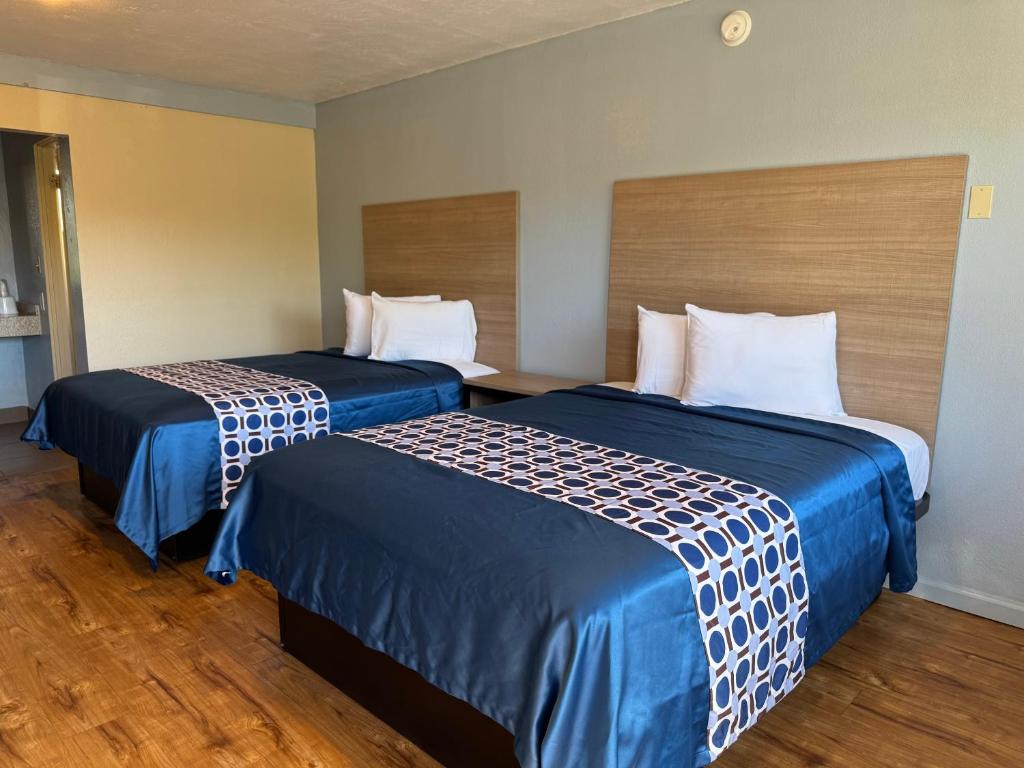 Discovery Inn - Doppelzimmer Mit Zwei Doppelbetten - Nichtraucher