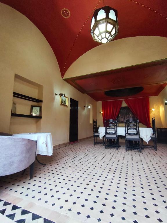 Posezení v ubytování Riad shéhérazade Marrakech