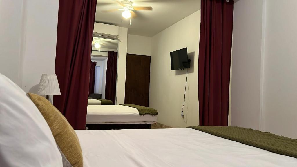 Vacation Rental Arecibo PR - Habitación Doble Con Balcón (3 Adultos)