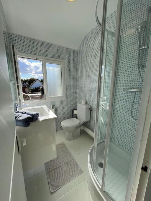 Koupelna v ubytování Le Maxaudant Duplex avec Balcon et Vue sur Mer