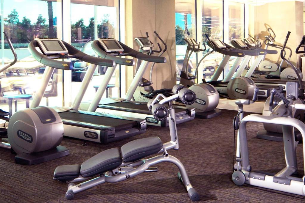 Fitness centrum a/nebo fitness zařízení v ubytování TRUMP 56th Floor - Sphere and Strip View - No Resort Fees