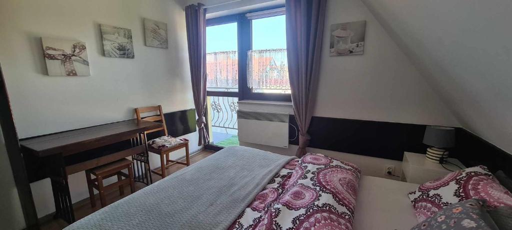 Apartamenty Bajka Białka Tatrzanska z Kuchnią tel 60806 - 4835 - 两居室豪华公寓和阳台