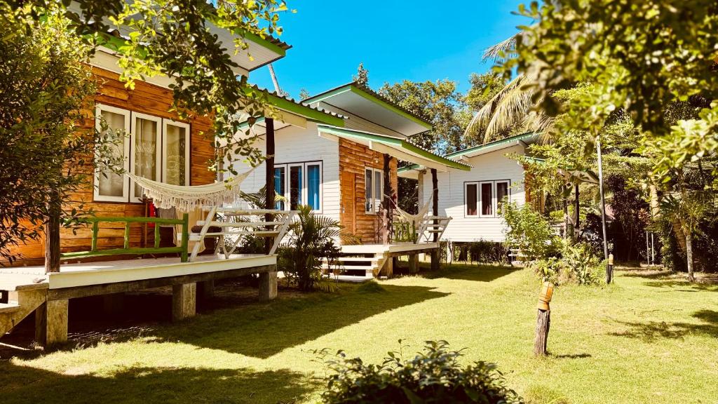 Zahrada ubytování Suan Maprao Ko Kut Resort