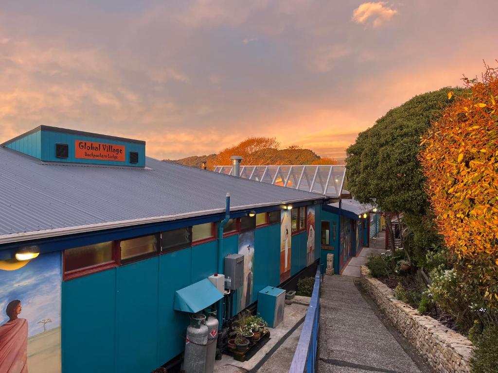 Global Village Travellers Lodge - Resim 30