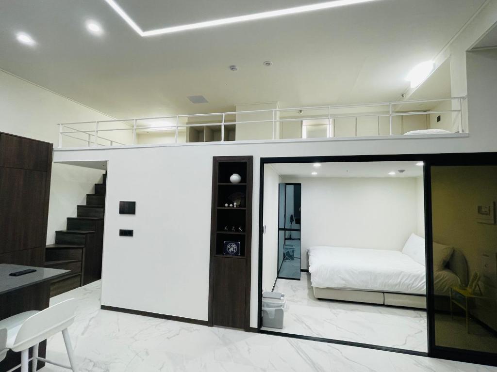 En eller flere senge i et værelse på The better in DDP, Euljiro