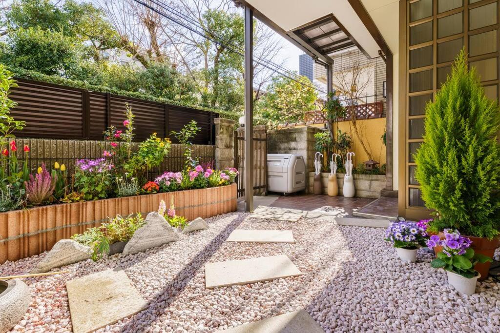 Namba 6 minutes Entire Private 3rd Floor Facility