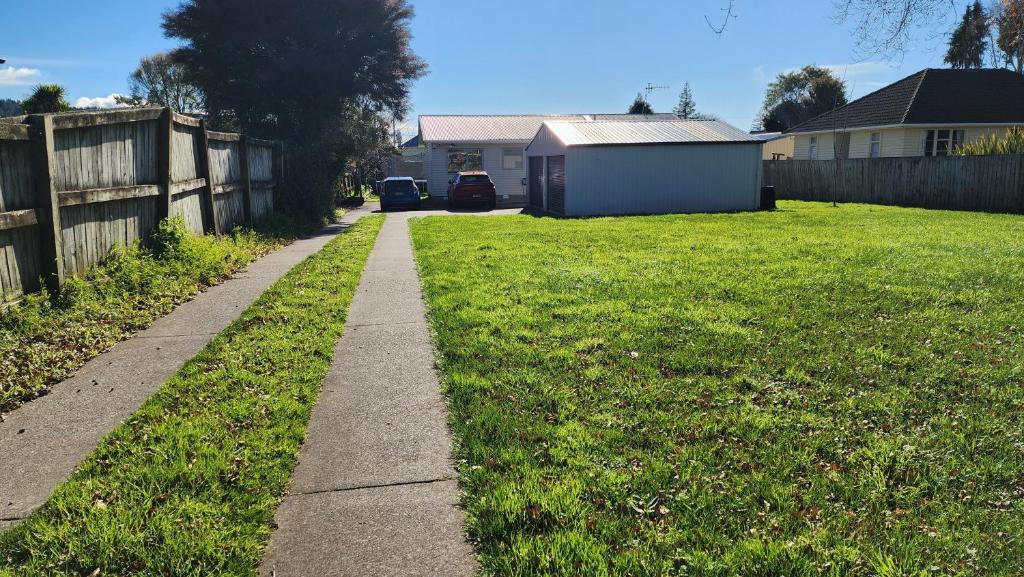 OakTree Entire Holiday Home, Sleeps 8 to12 - Resim 9