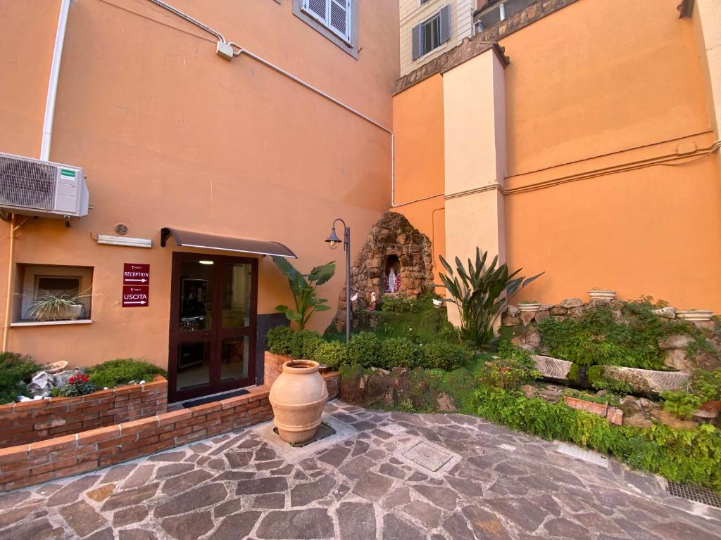 Budova, kde se hotel nachází