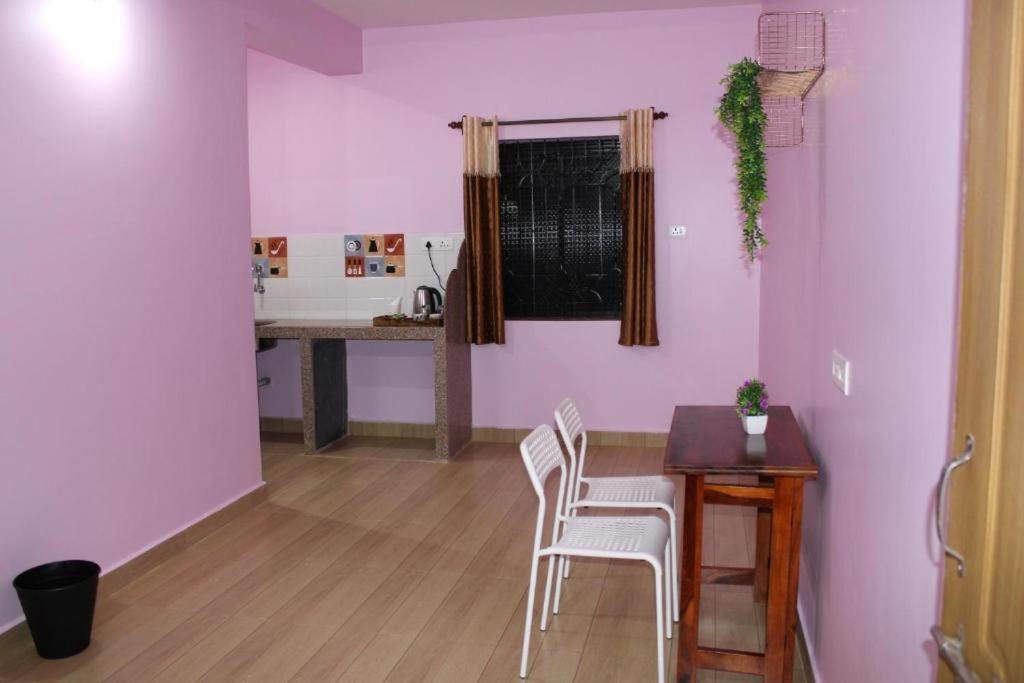 Kuchyň nebo kuchyňský kout v ubytování GuruVilla by TriSam Villa