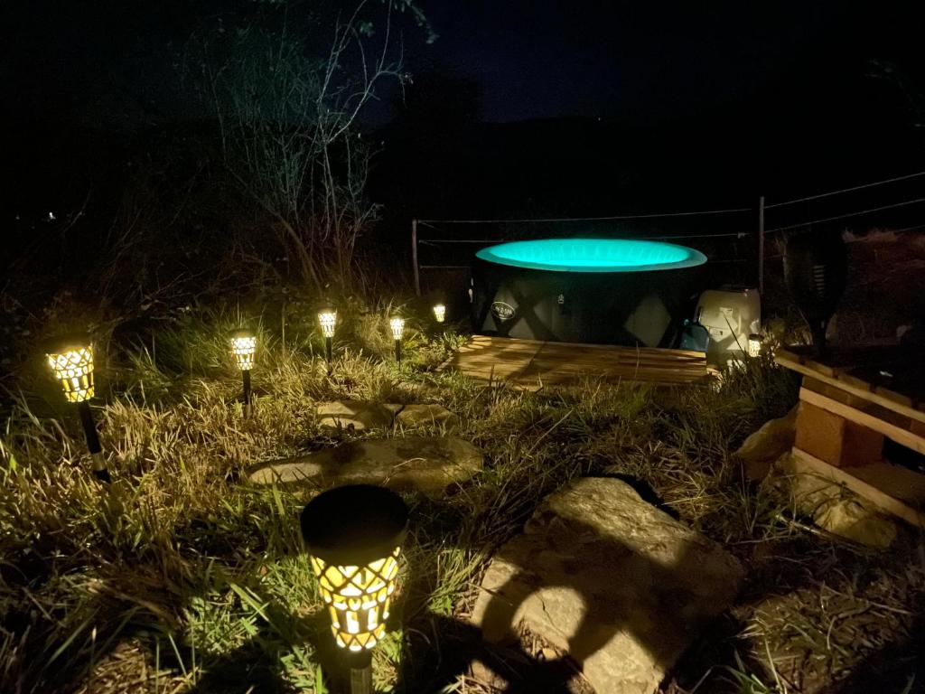 Zahrada ubytování Glamping Hohe Wand - Kuppelzelt mit Whirlpool & Panoramafenster