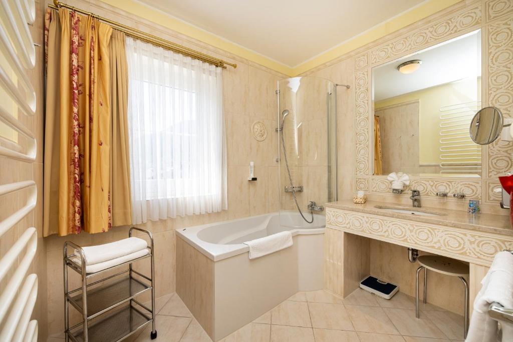 Schlosshotel Lacknerhof - 6