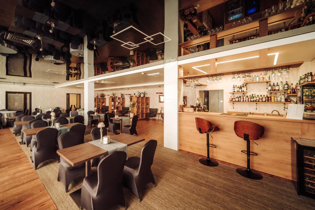 Lounge nebo bar v ubytování Hotel Jantar Wellness & Spa