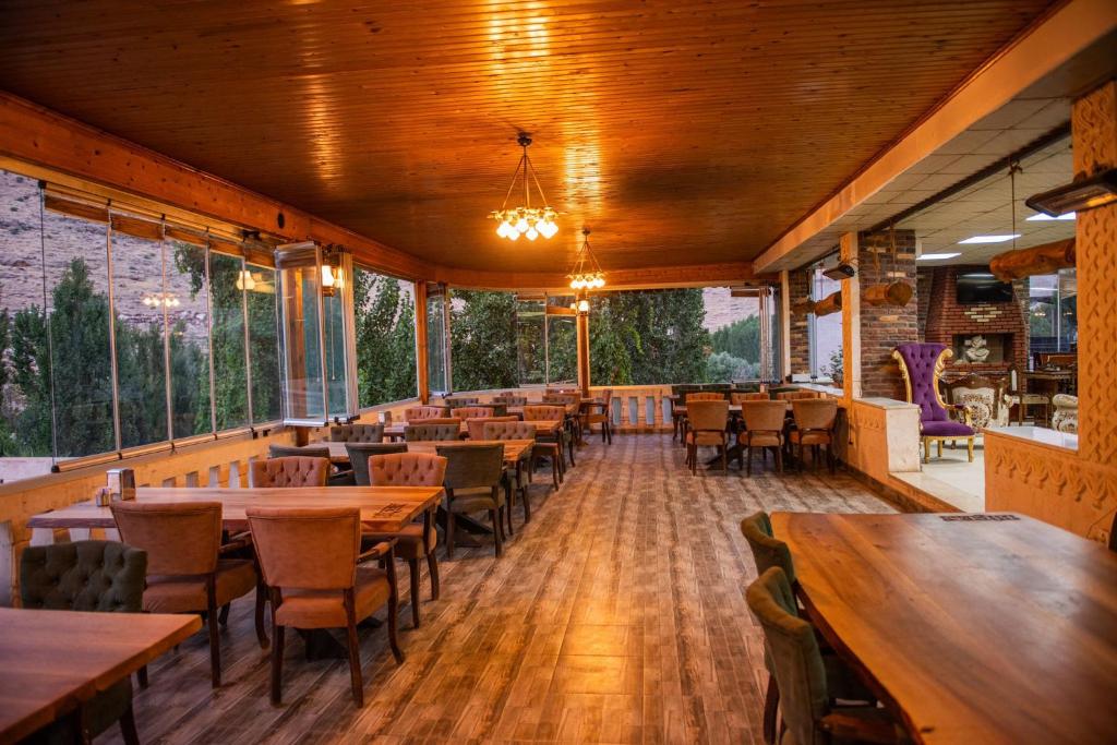 Restoran atau tempat lain untuk makan di Biçen Otel