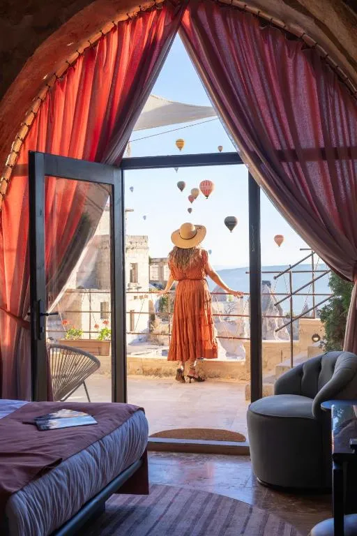 Suite with Mountain View
