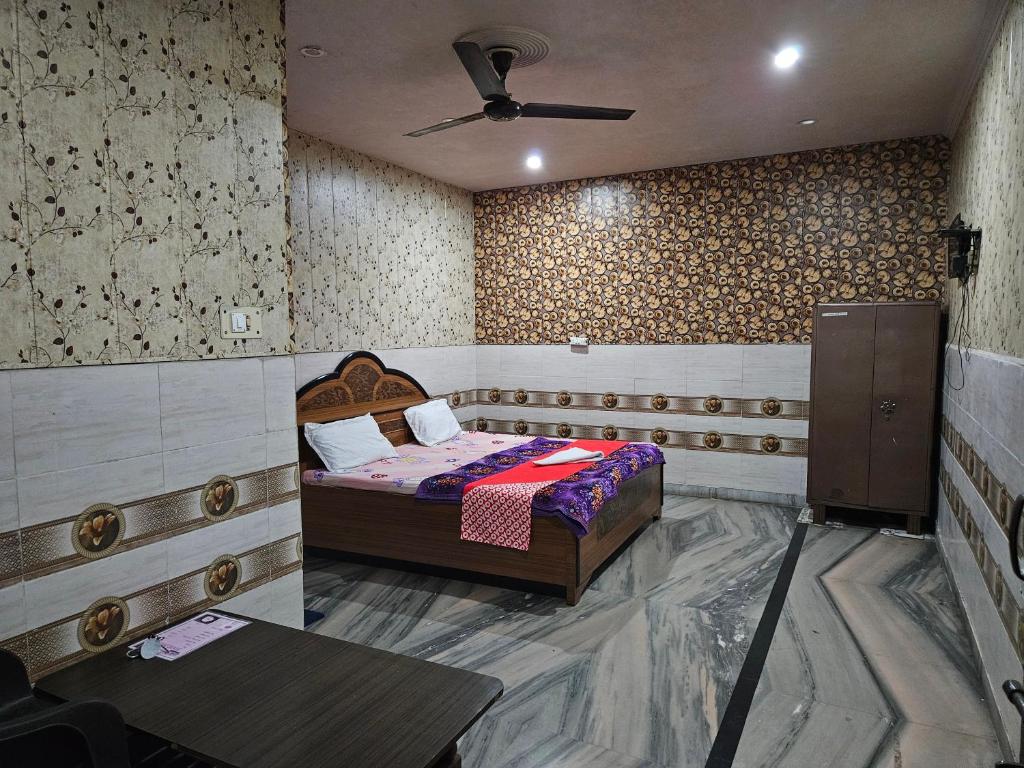 Hotel Chitrarth & Party Lawn - Double Room With Balcony