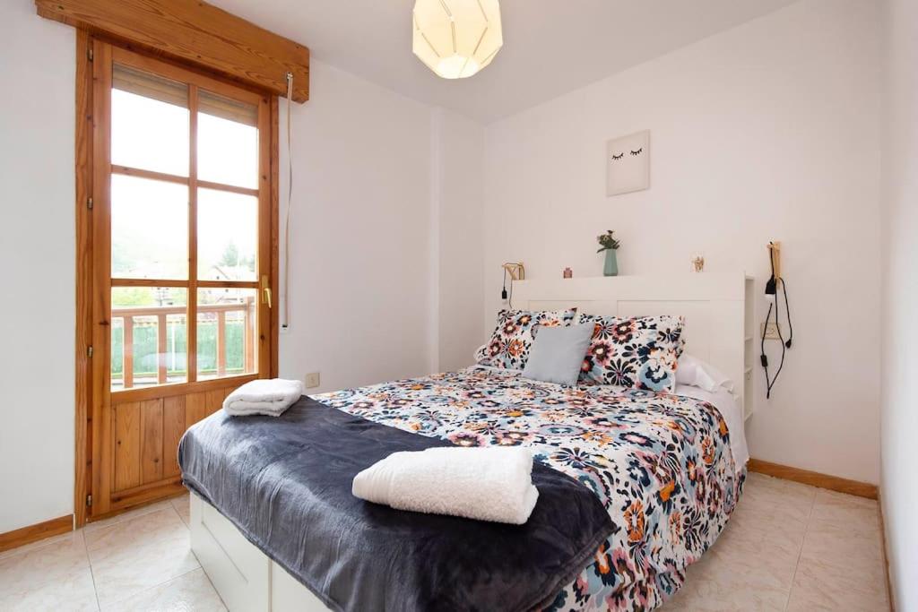 Postel nebo postele na pokoji v ubytování Treparriscos Home Biescas