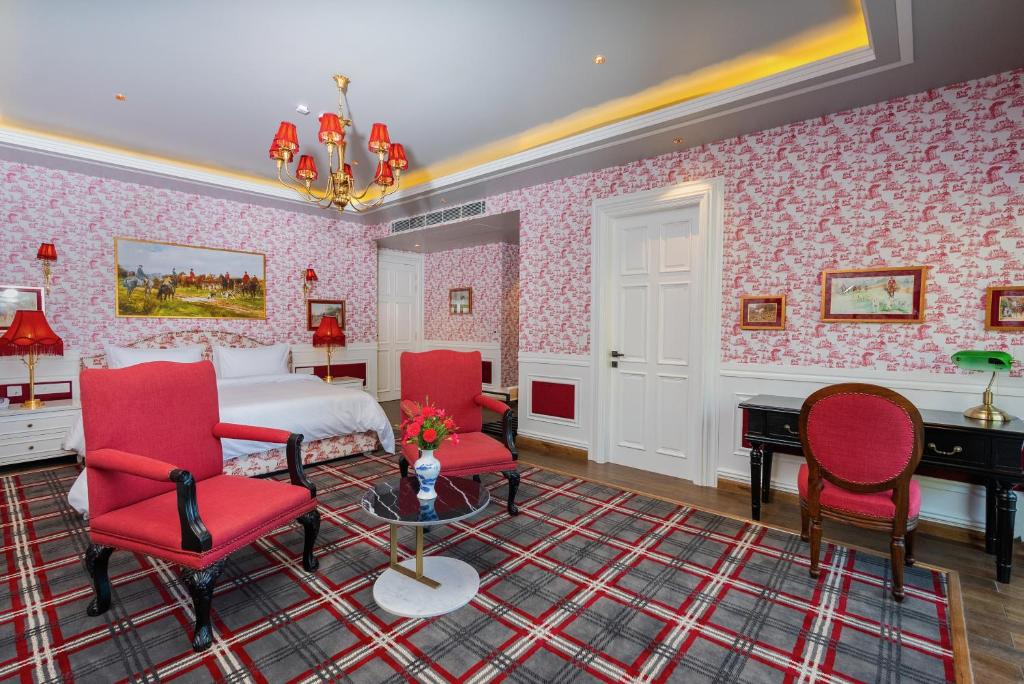 Posezení v ubytování The Manor Luxury Apartments, Shimla