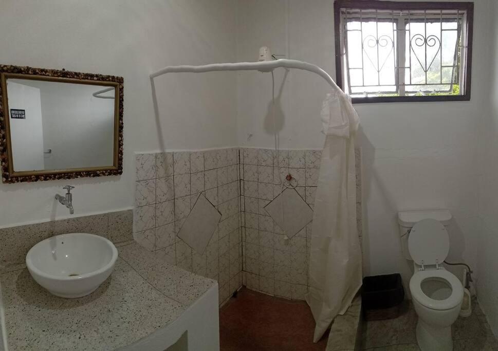 Bilik mandi di LADVILLE Apartment near Kingstown #2