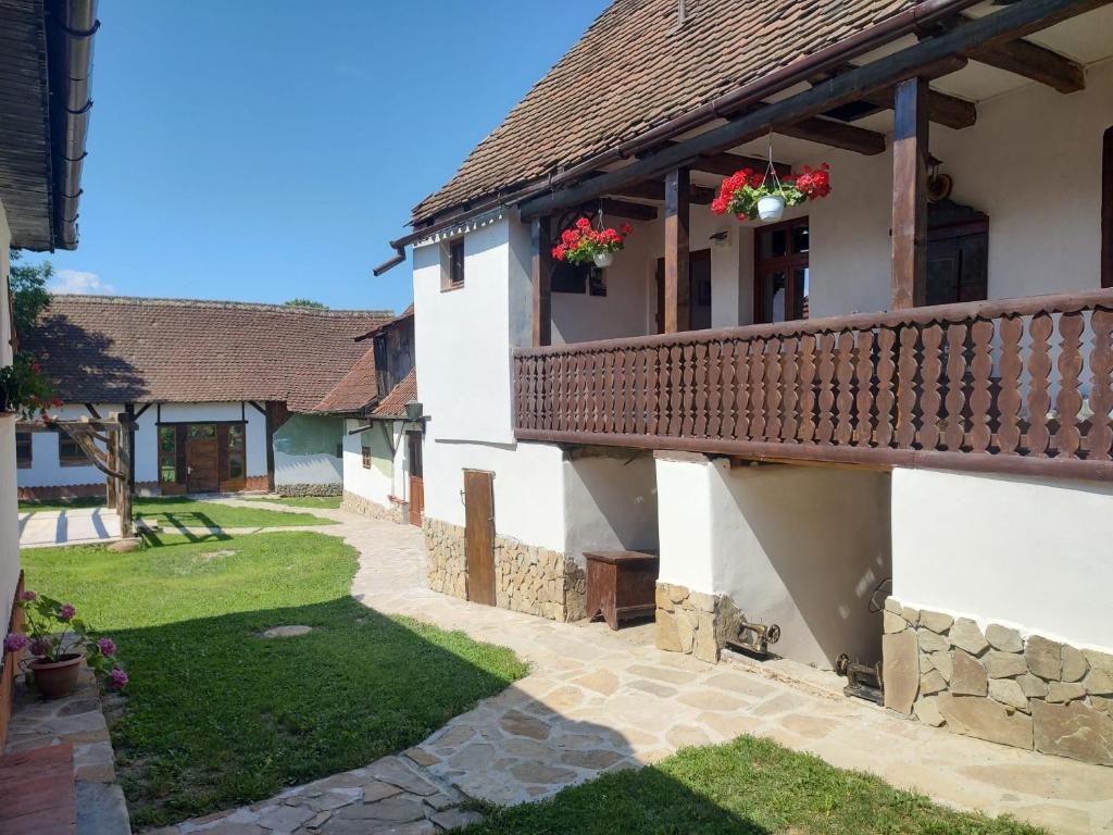 Το κτήριο όπου στεγάζεται  the country house