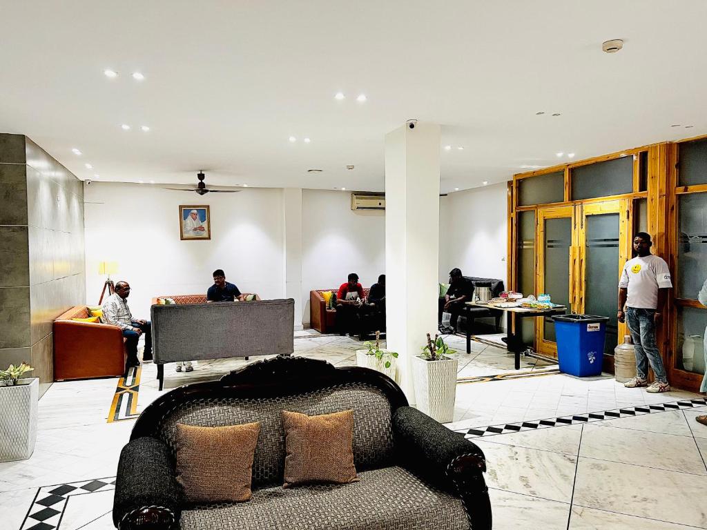 Vstupní hala nebo recepce v ubytování Divine Inn Hotel Near Rajouri Garden Main Market