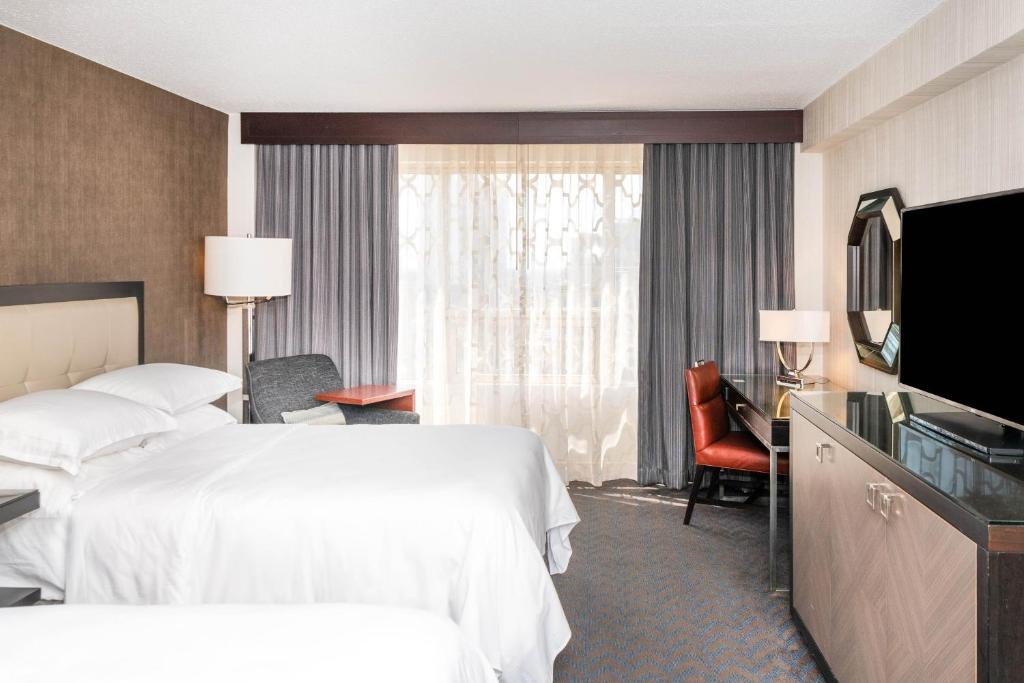 Sheraton Indianapolis City Centre Hotel - Traditional 2 Beds, Guest Room, 2 Double
