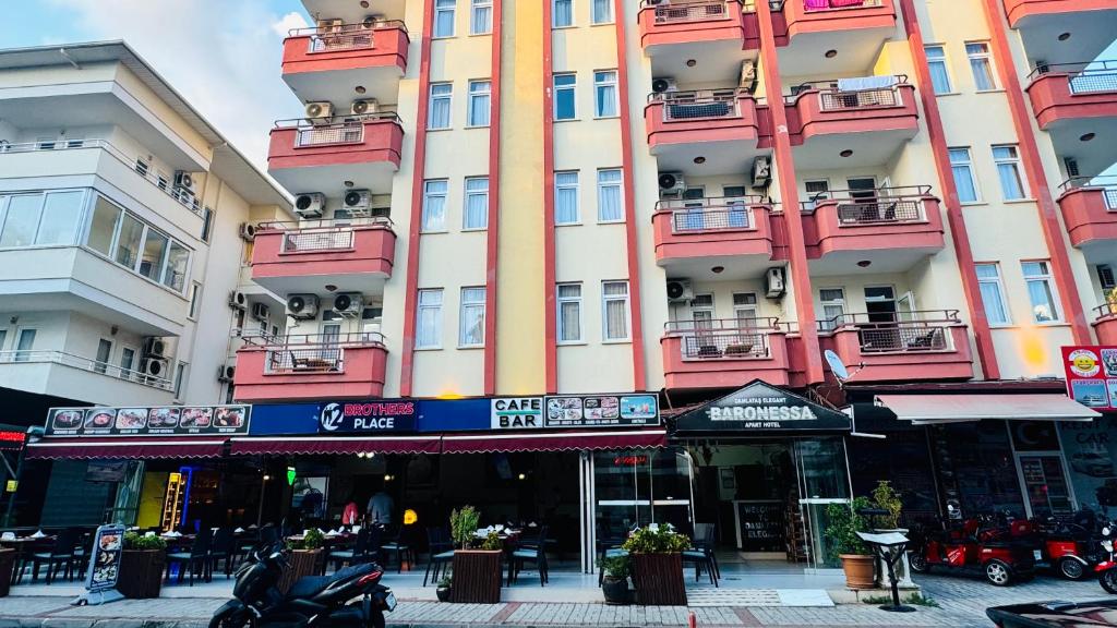 Budova, kde se aparthotel nachází