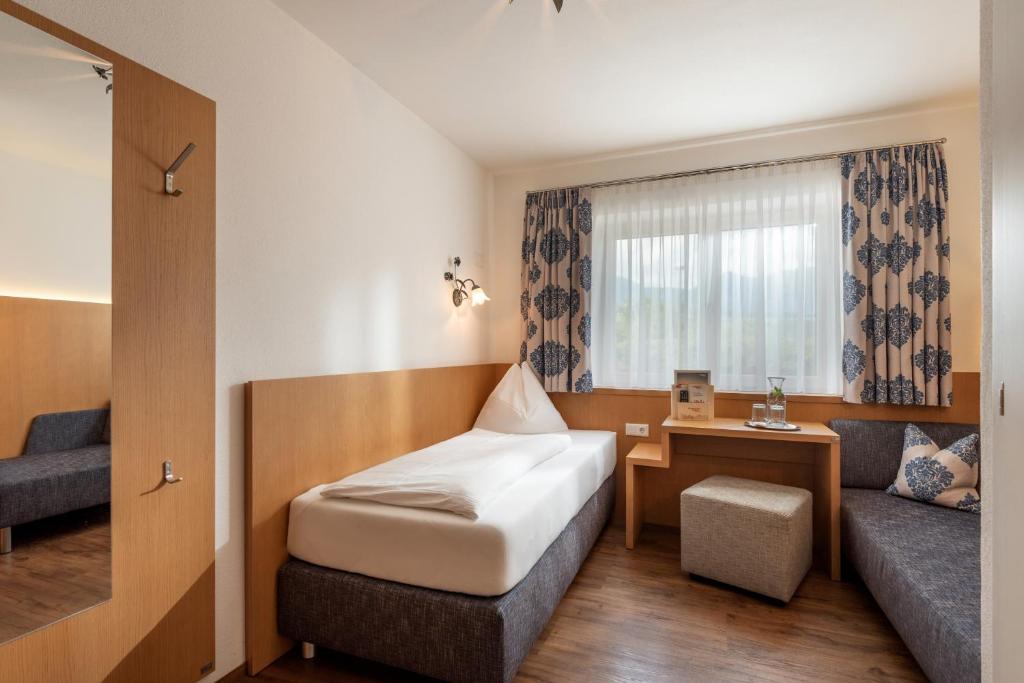 Katil atau katil-katil dalam bilik di Hotel Tiroler Stuben