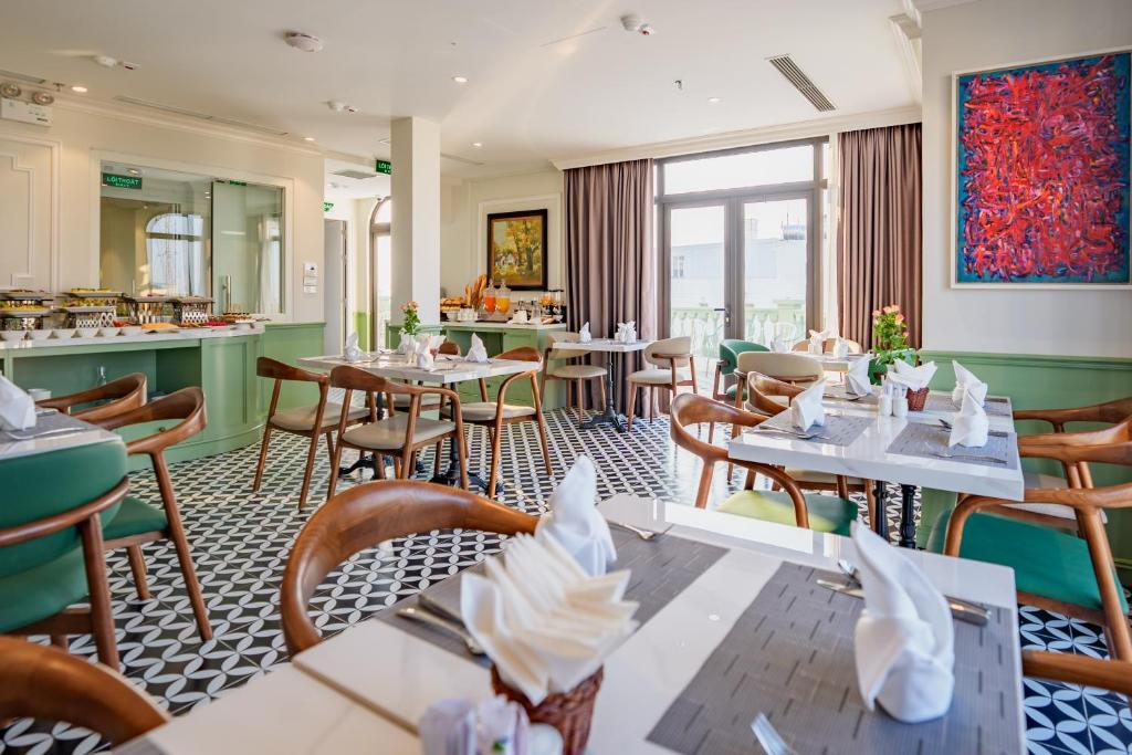 Restaurace v ubytování Lestar Hotel Hanoi