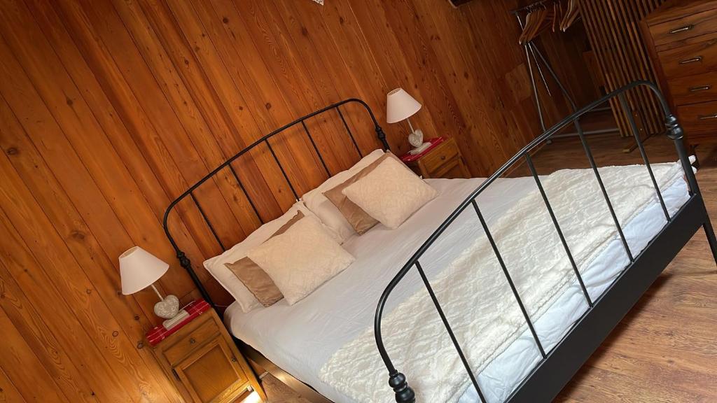 Postel nebo postele na pokoji v ubytování Chalet a due passi piste da sci