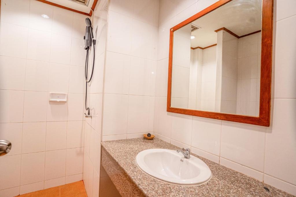 The BRC Ao-nang Hotel - Resim 12