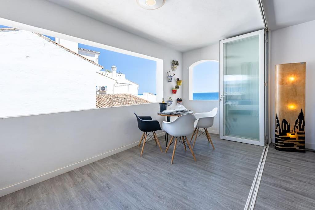 Holiday apartment with Sea views in Puerto Banus