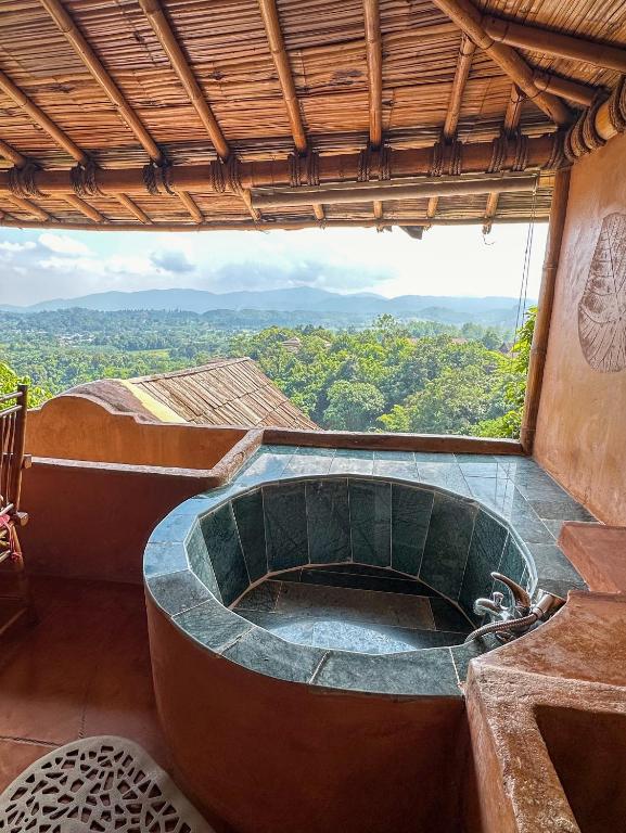 Phu Chaisai Chiang Rai Mountain Resort - Room King Con Mountain View